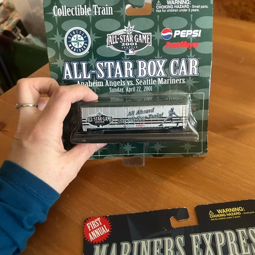 New in Pack Mariners Express Collectible Train Set 2000's